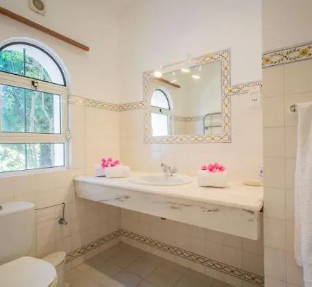 Sleeps 8 Pool Galvana