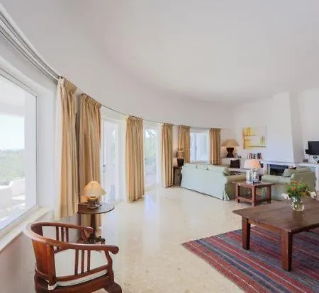 Sleeps 8 Pool